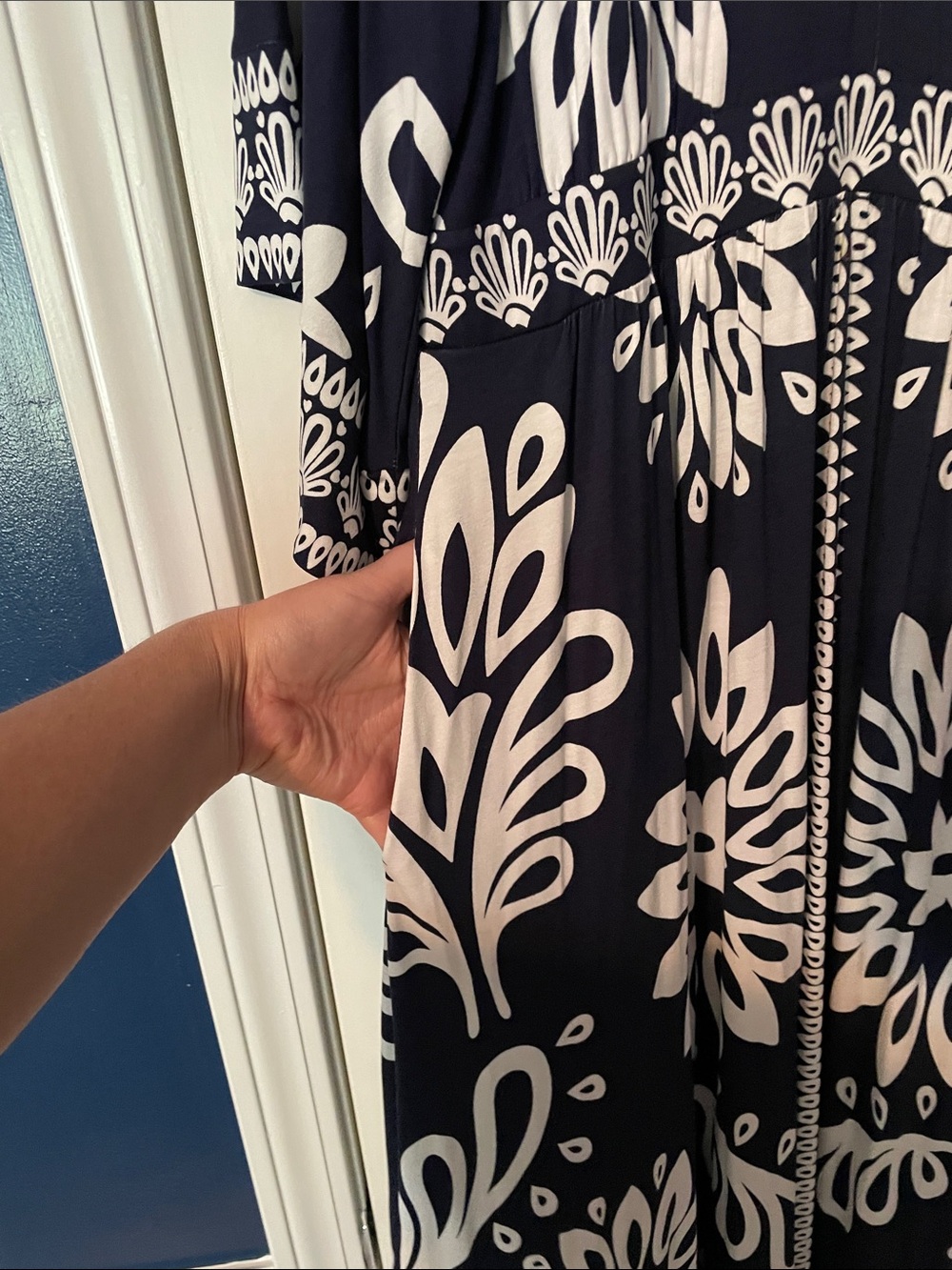 Boden Navy and White Floral V-Neck Maxi Dress - Picture 4 of 6